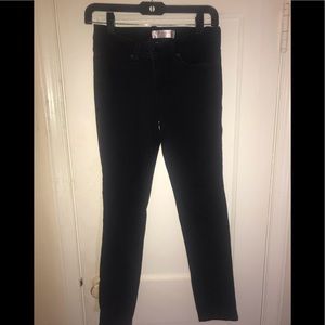 Black skinny jean